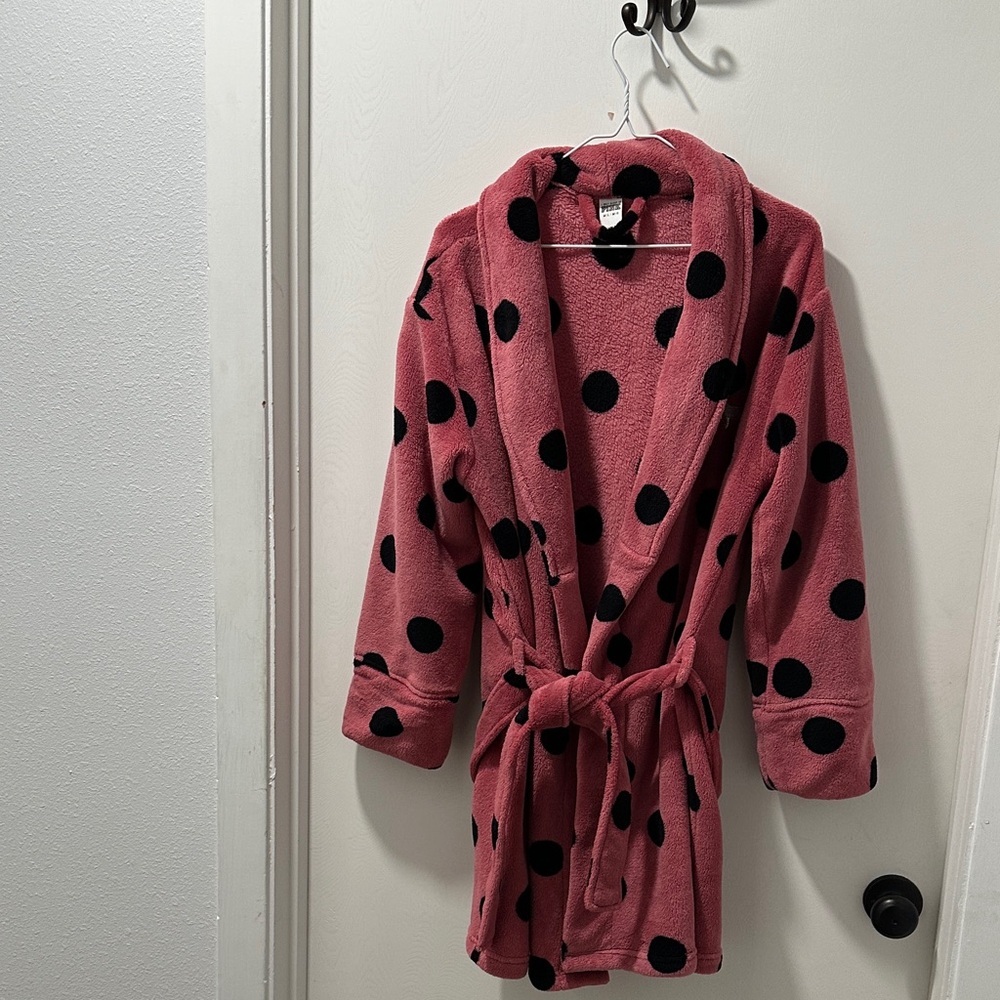 Victoria’s Secret Pink short robe